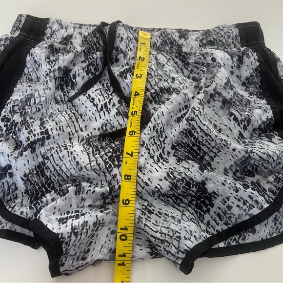 Victoria’s Secret Pink Ultimate shorts - Picture 7 of 7